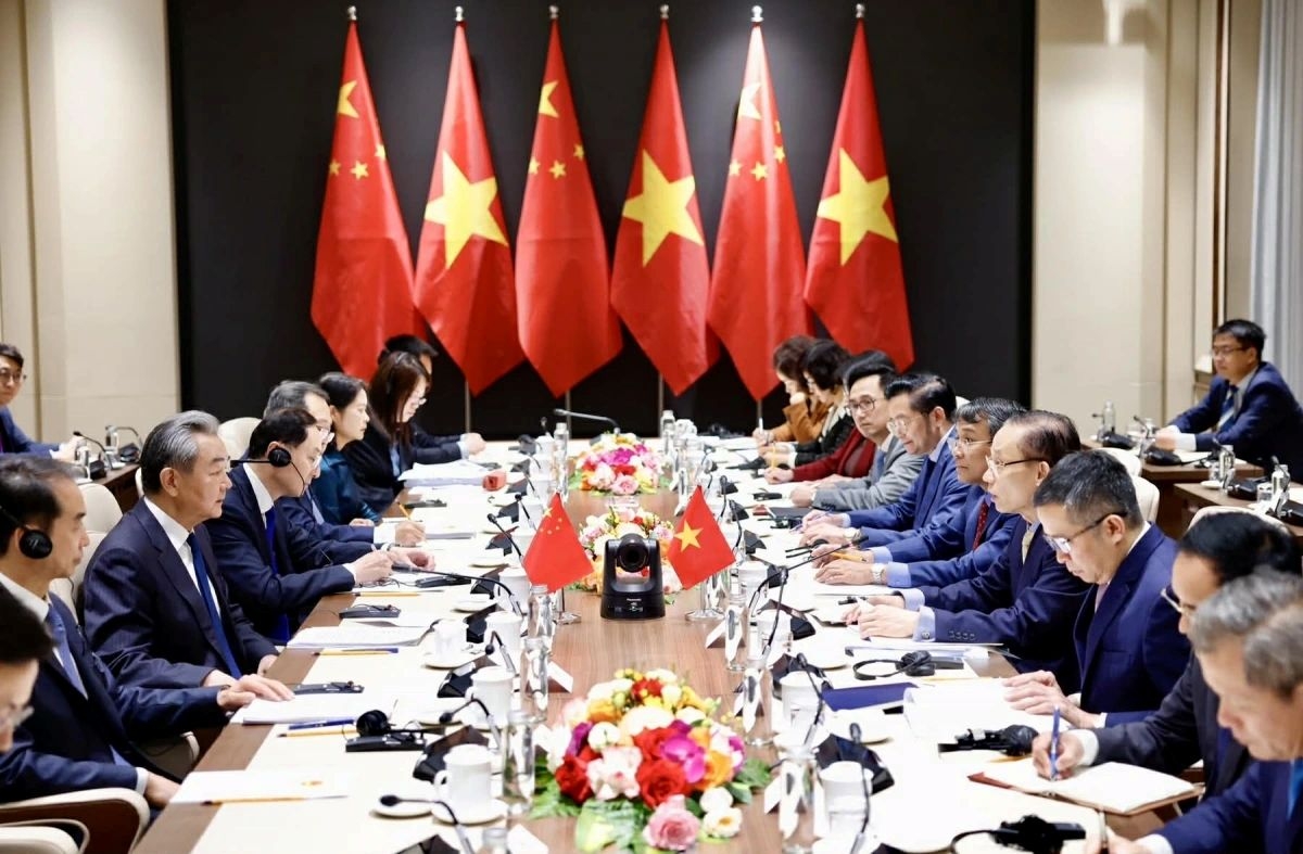 Vietnam and China strengthen strategic trust, deepen practical cooperation